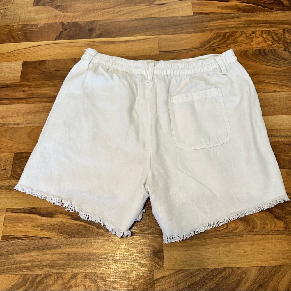 aerie White Cotton Blend Utility Shorts Frayed Hem Patch Pockets Women’s Size M - Picture 2 of 9